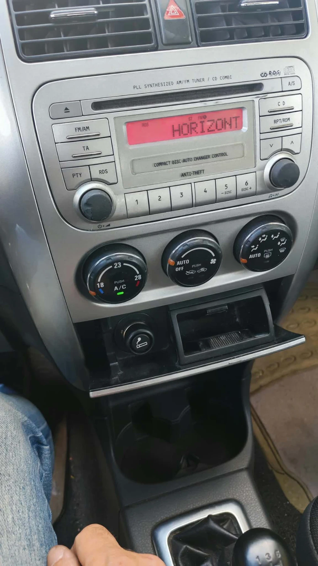Suzuki Liana 1.6, снимка 4 - Автомобили и джипове - 56627684