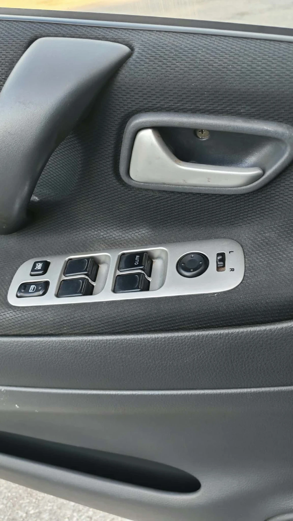 Suzuki Liana 1.6, снимка 7 - Автомобили и джипове - 56627684