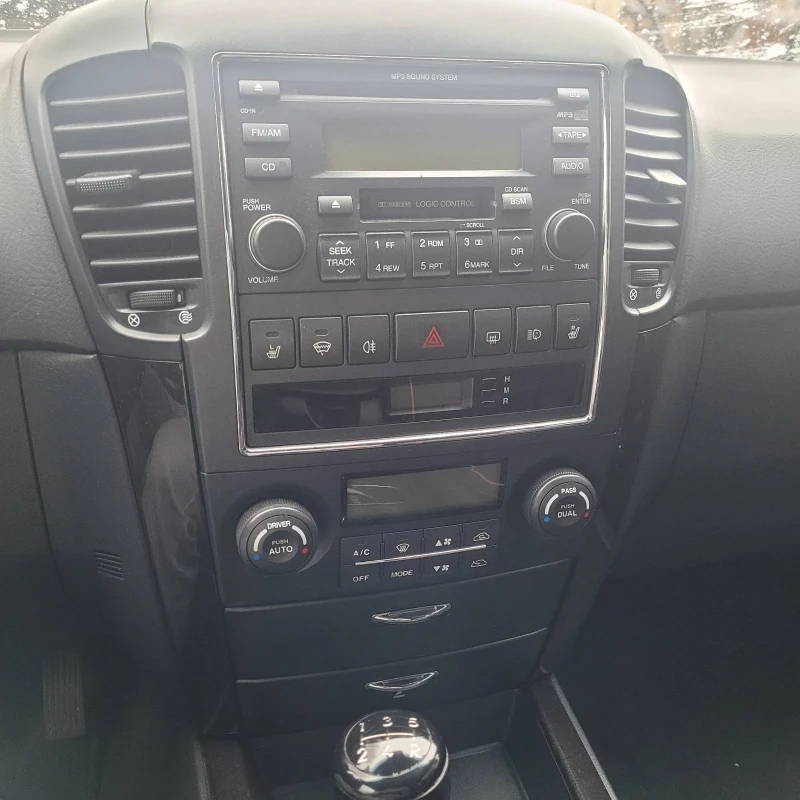 Kia Sorento, снимка 10 - Автомобили и джипове - 52895924