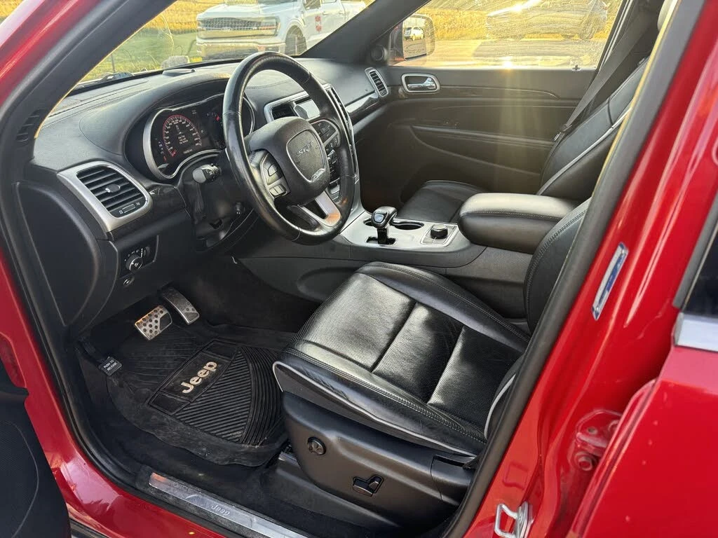 Jeep Grand cherokee SRT* DISTRONIC* ОБДУВАНЕ* ПАНОРАМА* ПОДГРЕВ - изображение 10