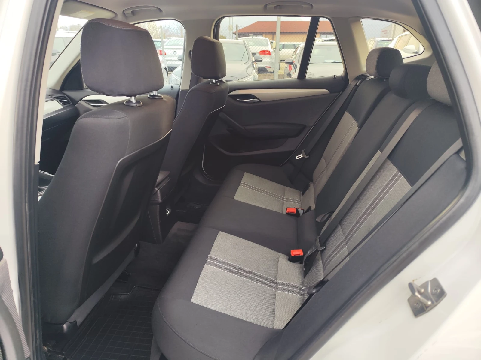 BMW X1 2.0 дизел Италия, снимка 14 - Автомобили и джипове - 53974927