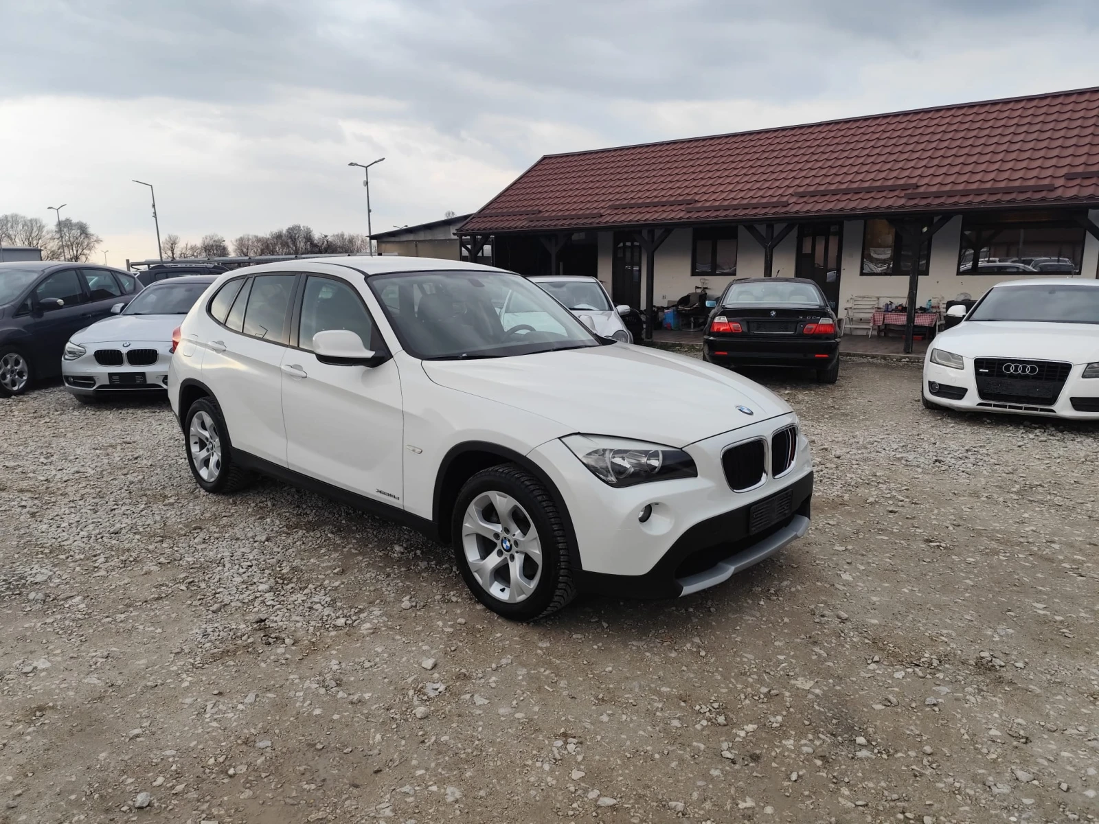 BMW X1 2.0 дизел Италия, снимка 3 - Автомобили и джипове - 53974927