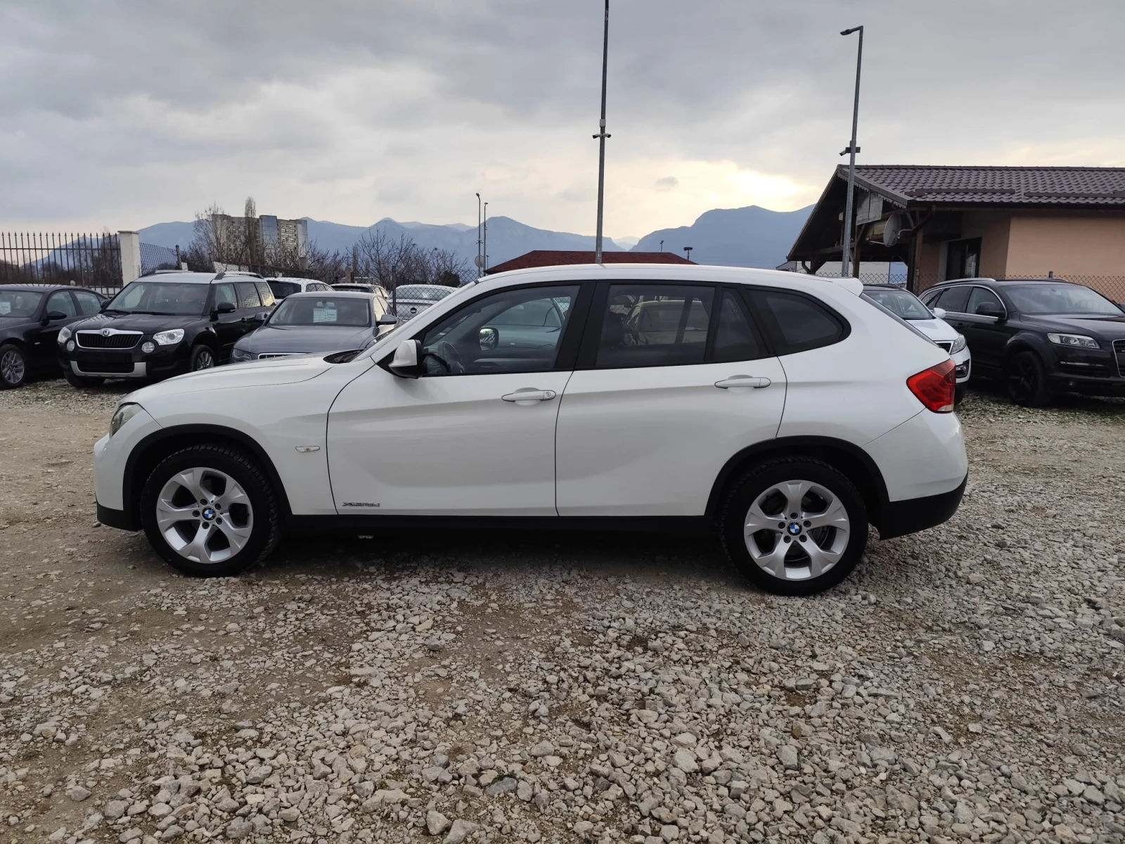 BMW X1 2.0 дизел Италия, снимка 9 - Автомобили и джипове - 53974927