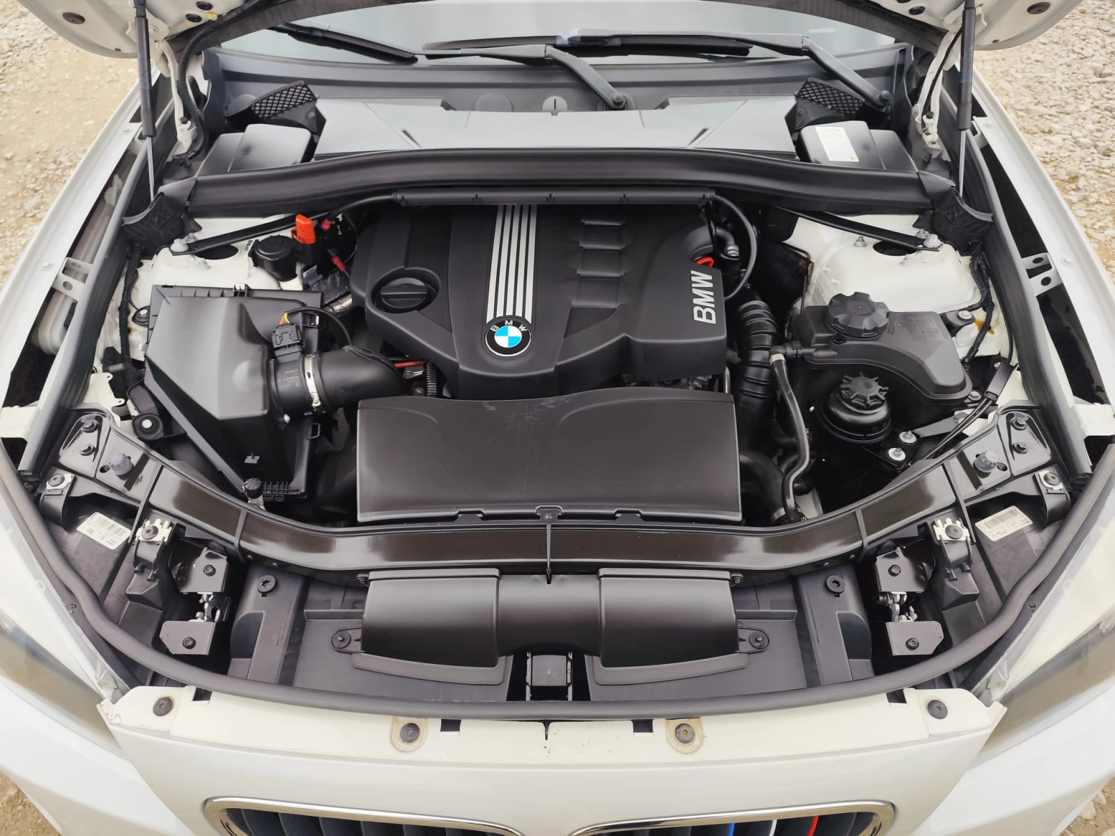 BMW X1 2.0 дизел Италия, снимка 15 - Автомобили и джипове - 53974927