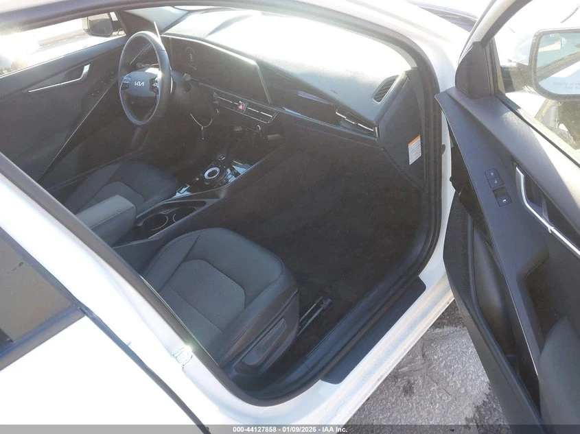 Kia Niro EV Wind, снимка 6 - Автомобили и джипове - 54034355