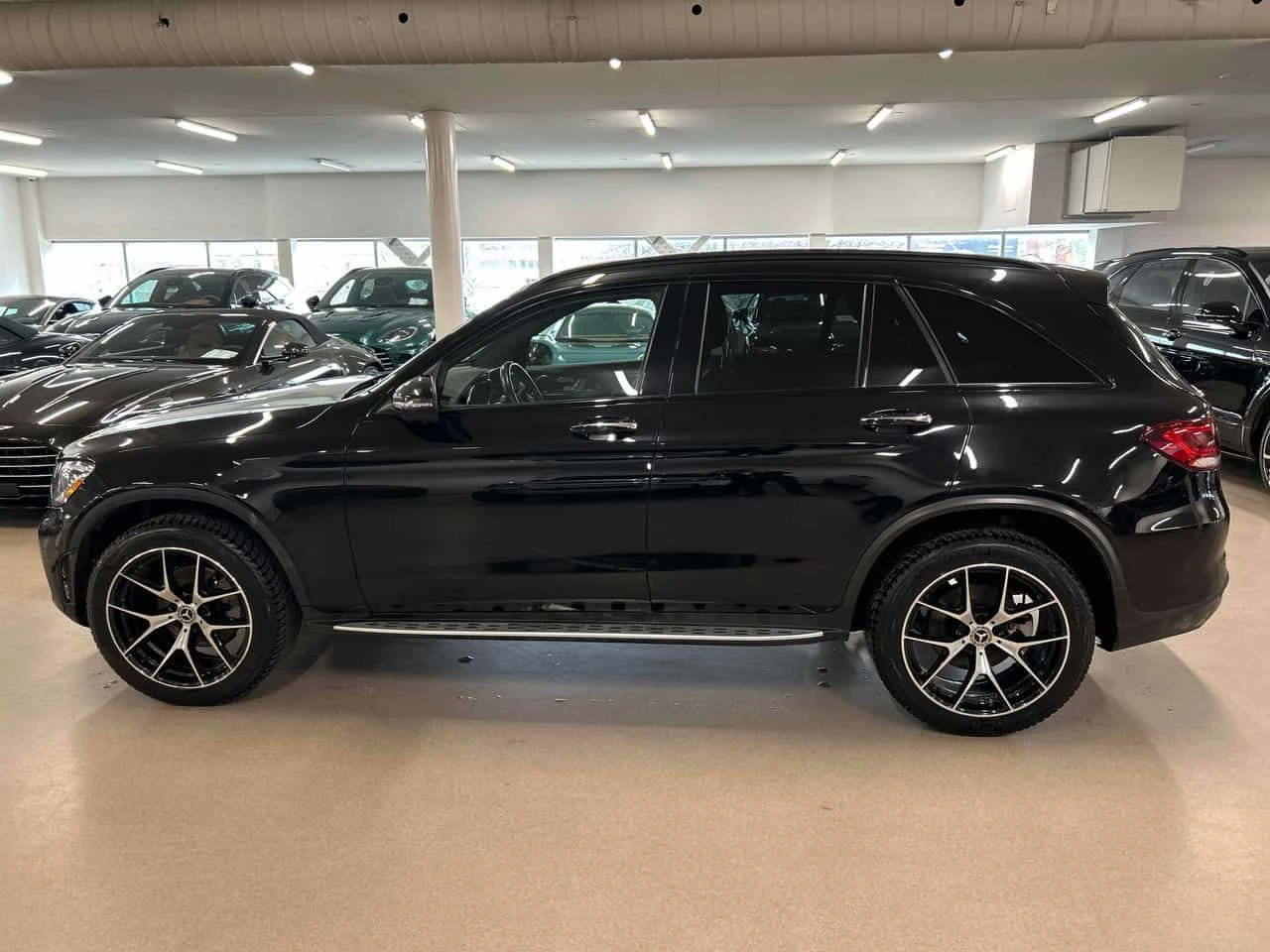 Mercedes-Benz GLC * 300 * CARFAX * ЦЕНА ДО БГ, снимка 2 - Автомобили и джипове - 54113794