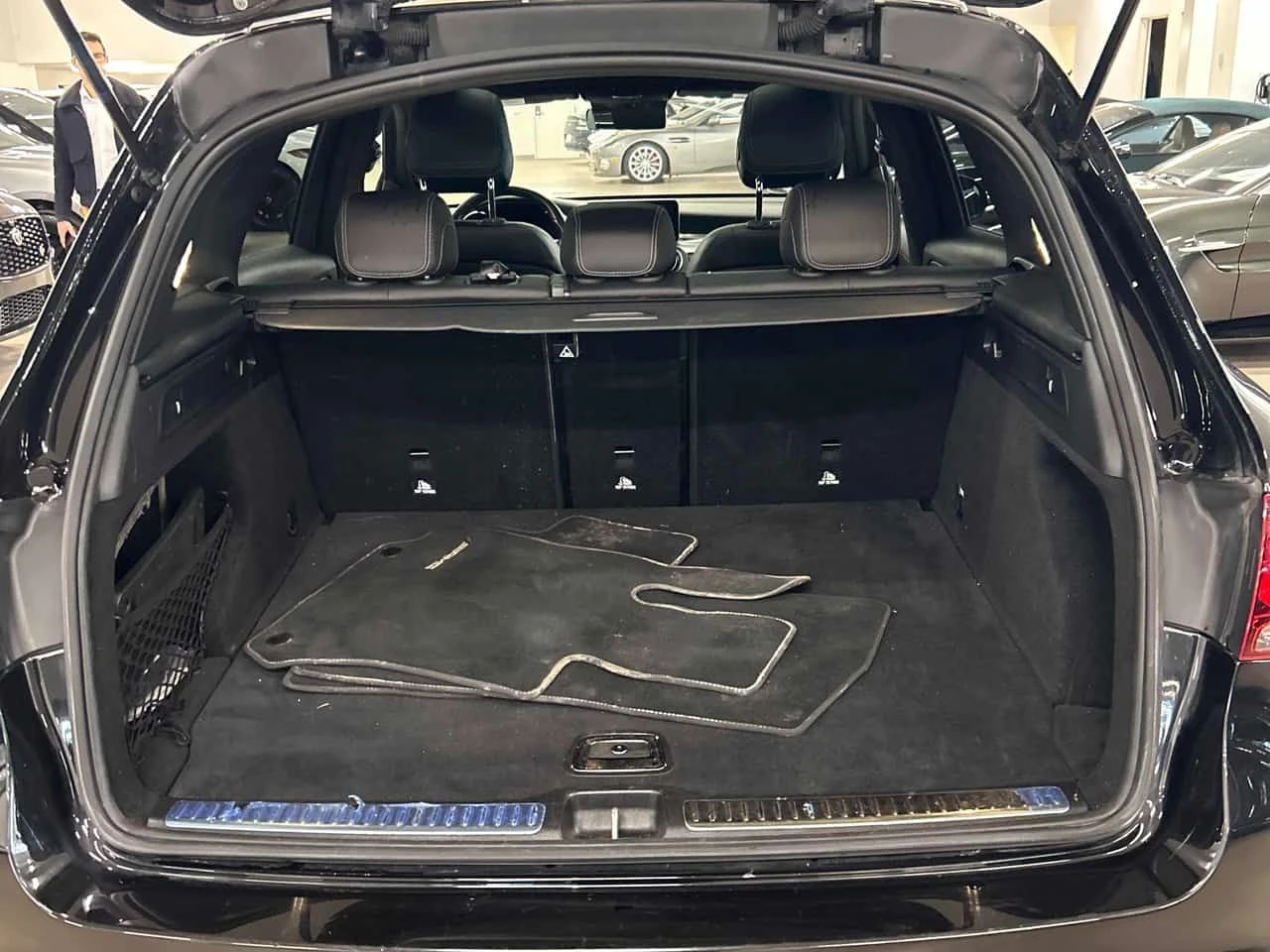 Mercedes-Benz GLC * 300 * CARFAX * ЦЕНА ДО БГ, снимка 6 - Автомобили и джипове - 54113794