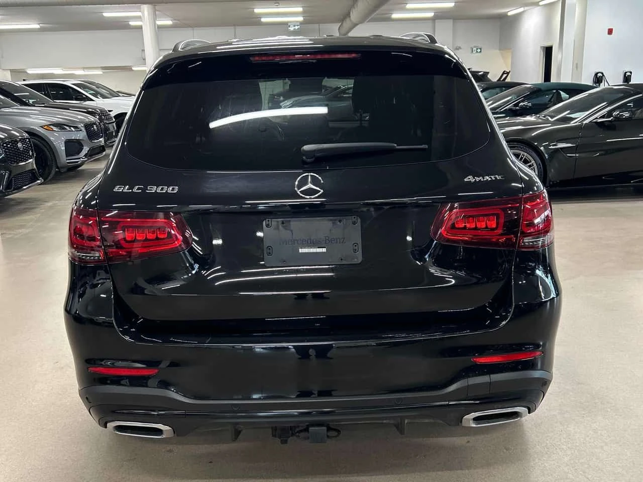 Mercedes-Benz GLC * 300 * CARFAX * ЦЕНА ДО БГ, снимка 4 - Автомобили и джипове - 54113794