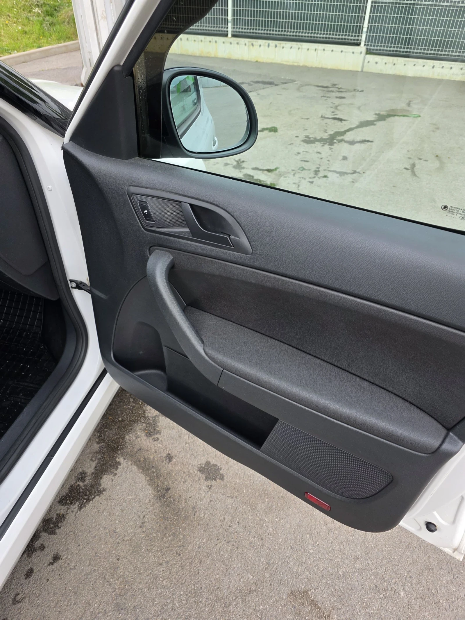 Skoda Yeti, снимка 11 - Автомобили и джипове - 54449059