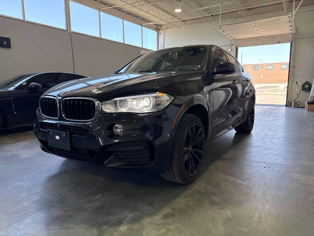 BMW X6 * xDrive35i * ЛИЦЕНЗИРАН ДИЛЪР * ДИГИТАЛНО * 360, снимка 9 - Автомобили и джипове - 54683803