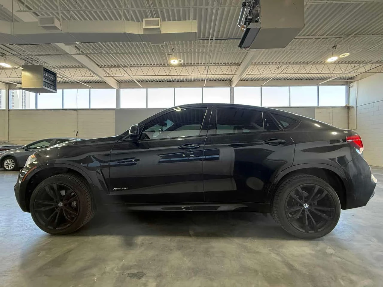 BMW X6 * xDrive35i * ЛИЦЕНЗИРАН ДИЛЪР * ДИГИТАЛНО * 360, снимка 2 - Автомобили и джипове - 54683803
