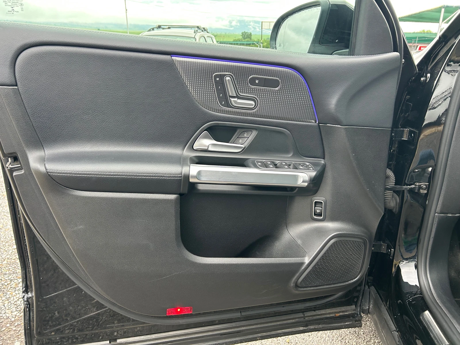Mercedes-Benz GLB 250 4 MATIC, снимка 7 - Автомобили и джипове - 54750992