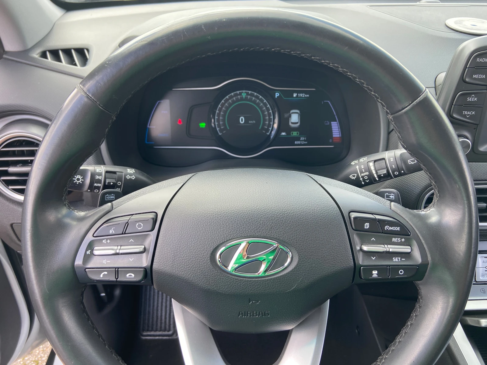 Hyundai Kona 64kWh-204кс-В НАЛИЧНОСТ!, снимка 6 - Автомобили и джипове - 54924343