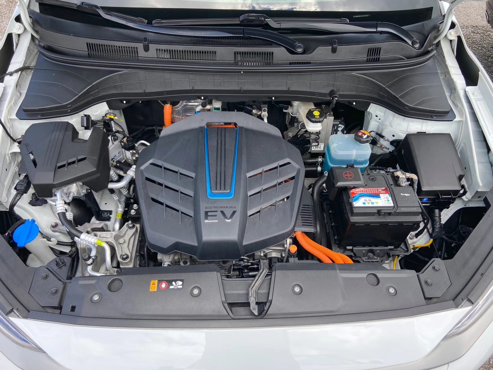 Hyundai Kona 64kWh-204кс-В НАЛИЧНОСТ!, снимка 16 - Автомобили и джипове - 54924343