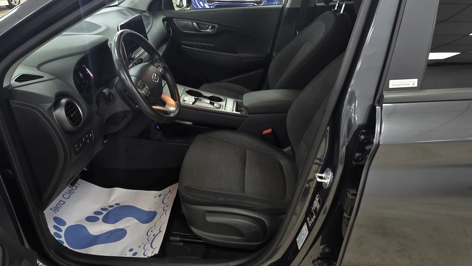 Hyundai Kona SOH99%/64KWh/ГАРАНЦИОННА, снимка 7 - Автомобили и джипове - 55095739
