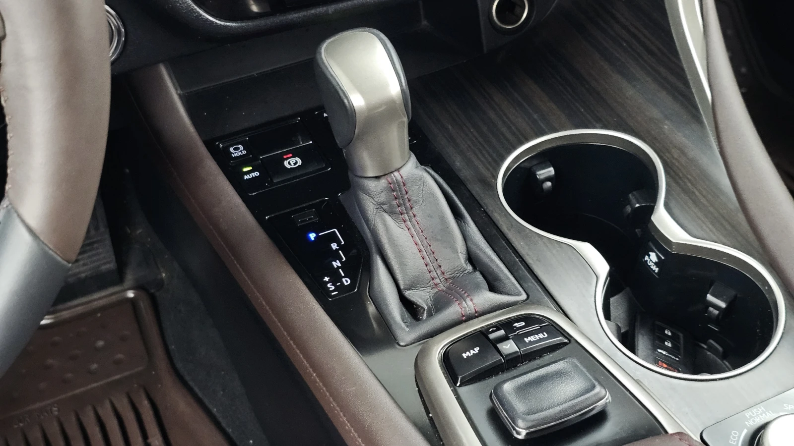 Lexus RX ЕЛ. БАГАЖНИК* BLIND SPOT* ЛЮК* КРАЙНА ЦЕНА, снимка 9 - Автомобили и джипове - 55367126