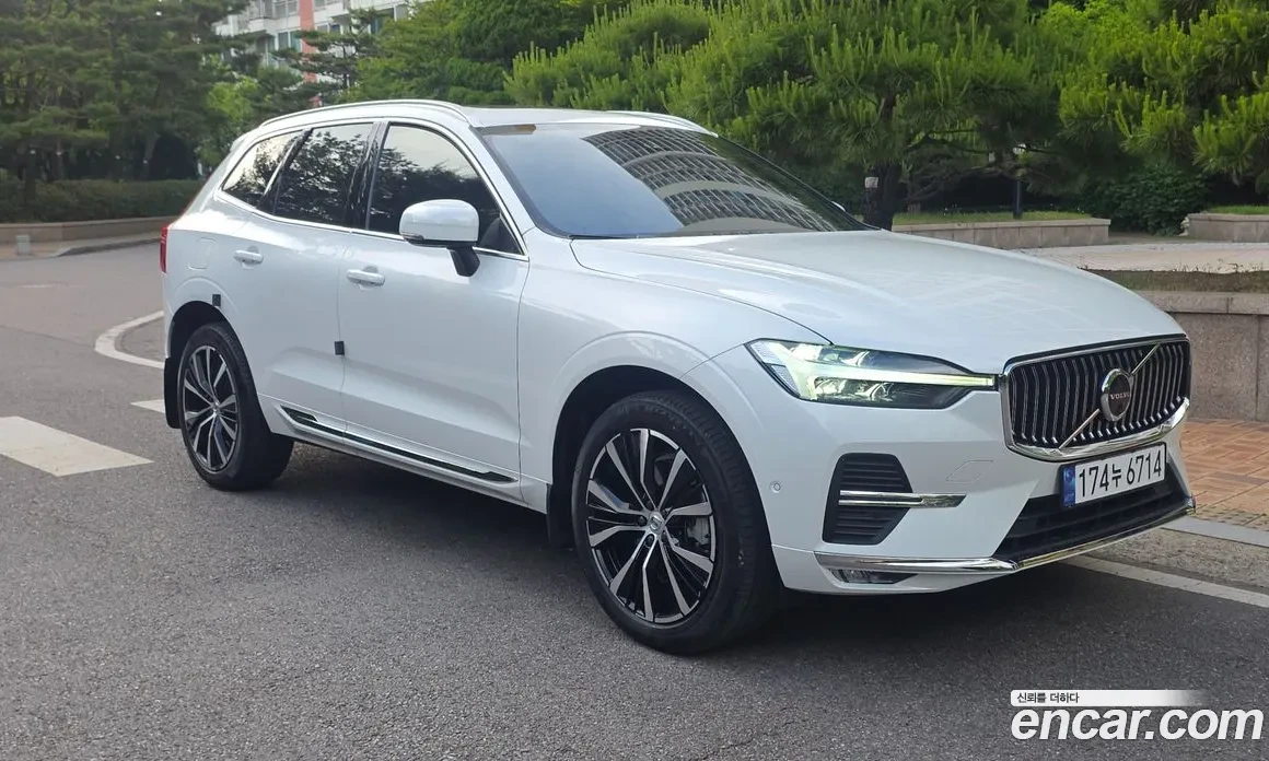 Volvo XC60 B6 ULTIMATE BRIGHT, снимка 2 - Автомобили и джипове - 55853866