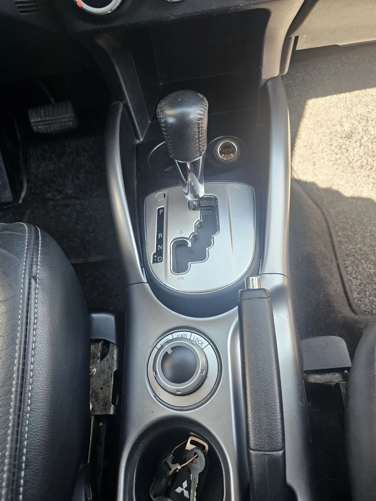 Mitsubishi Outlander 2.4* , 4х4* Газова уредба, снимка 15 - Автомобили и джипове - 56217287
