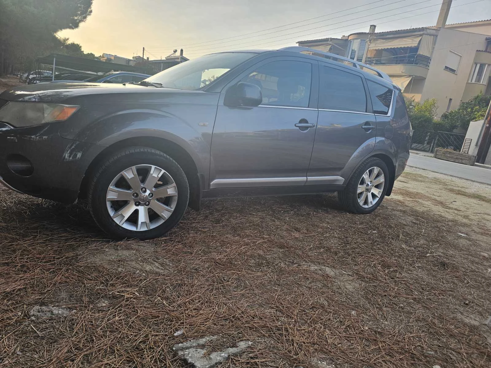Mitsubishi Outlander 2.4* , 4х4* Газова уредба, снимка 3 - Автомобили и джипове - 56217287