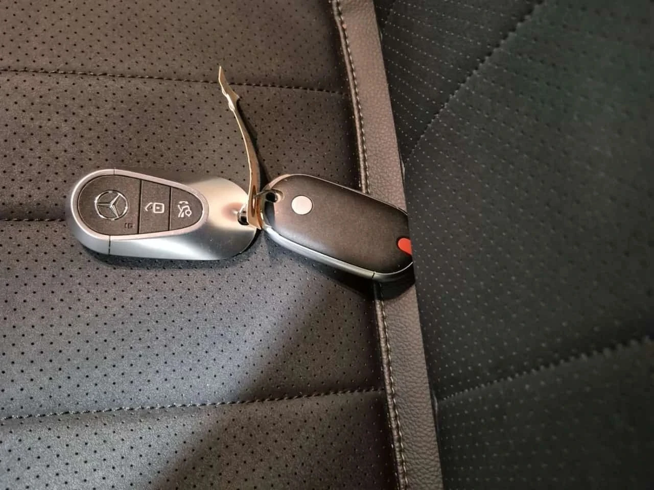 Mercedes-Benz EQE, снимка 8 - Автомобили и джипове - 56685312