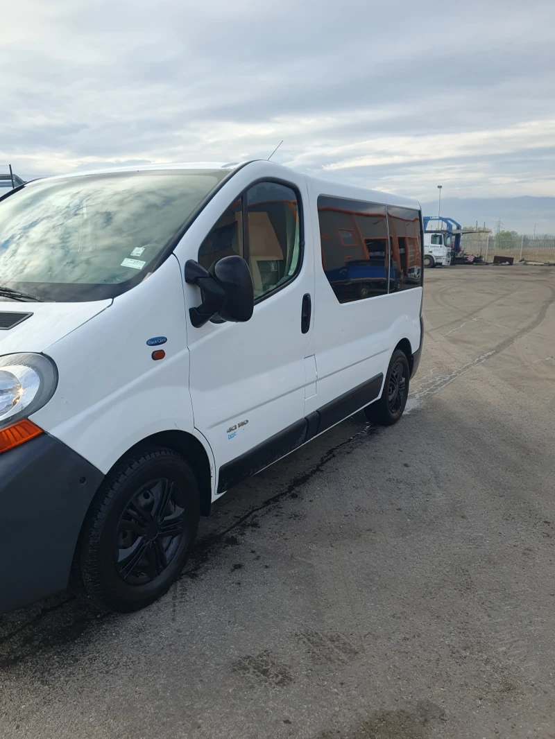 Renault Trafic 2.5 DCI 135 к.с, снимка 2 - Бусове и автобуси - 47532879