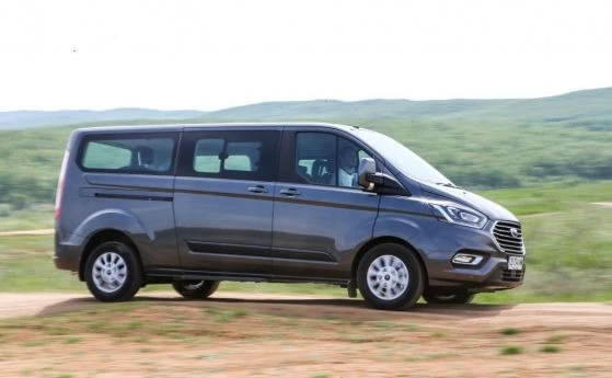 Ford Tourneo custom 2.0 dizel, снимка 1 - Бусове и автобуси - 45851742