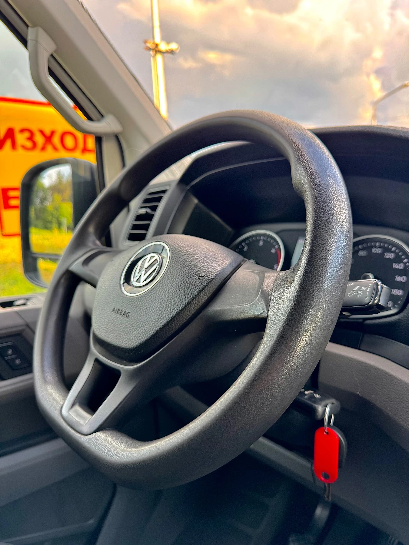 VW Crafter 2.0 TDI, Клима, Голямата Навигация! EURO 6, ТОП !, снимка 13 - Бусове и автобуси - 54795405