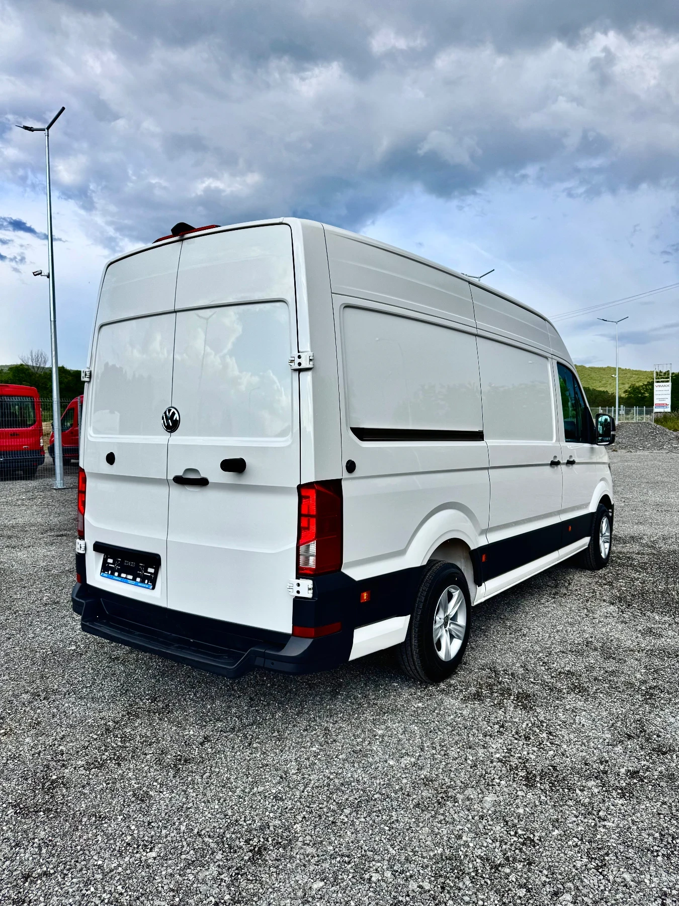 VW Crafter 2.0 TDI, Клима, Голямата Навигация! EURO 6, ТОП !, снимка 8 - Бусове и автобуси - 55071734
