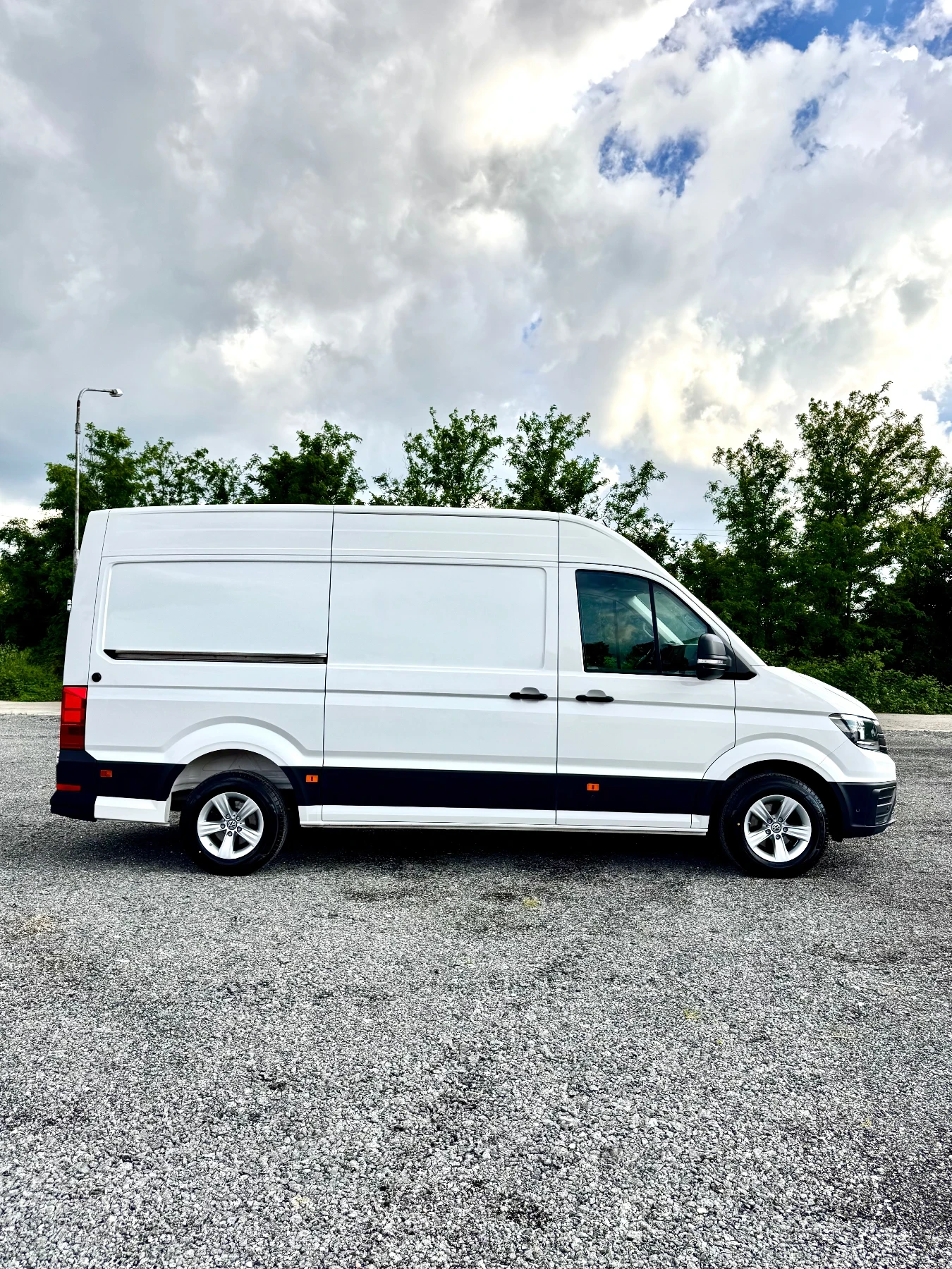 VW Crafter 2.0 TDI, Клима, Голямата Навигация! EURO 6, ТОП !, снимка 4 - Бусове и автобуси - 54795405
