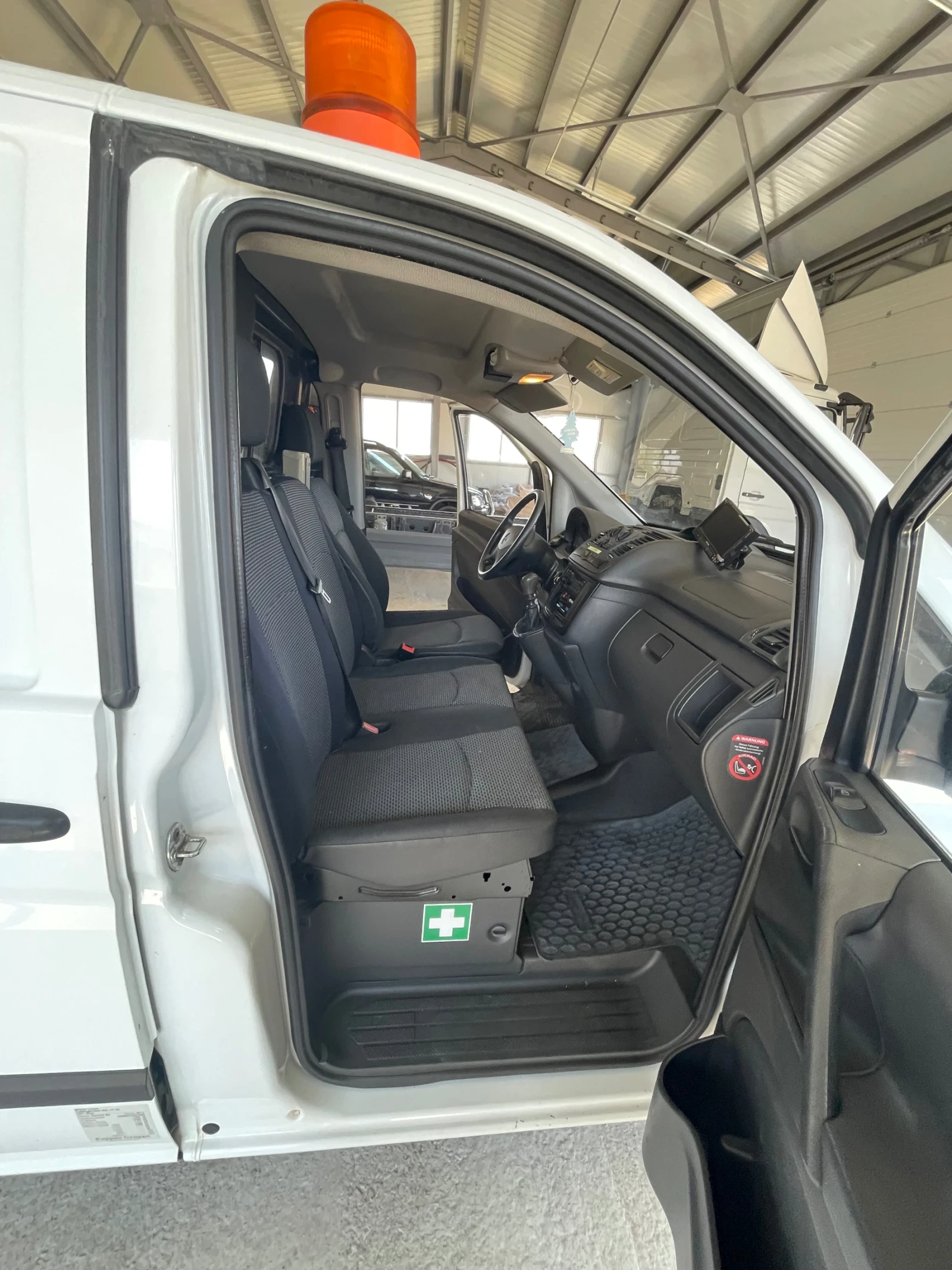 Mercedes-Benz Vito 110 CDI , снимка 8 - Бусове и автобуси - 55664610