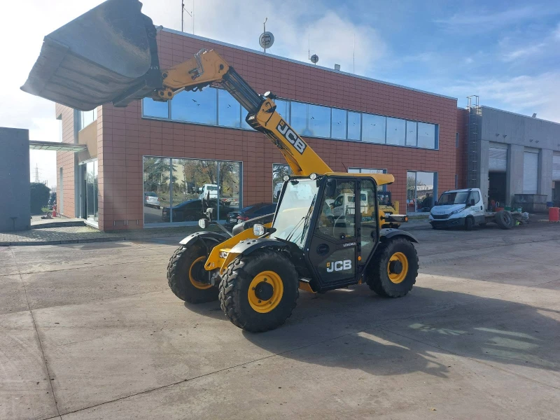 Телескопични товарачи JCB TH525-60