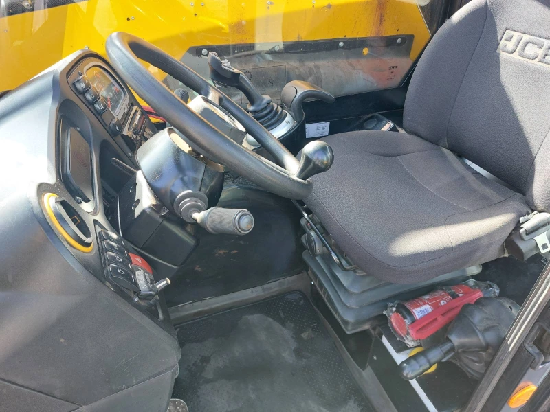 Телескопични товарачи JCB TH525-60, снимка 12 - Индустриална техника - 52390881