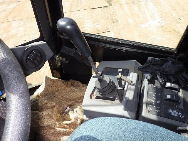 Челен товарач Cat 910G, снимка 6 - Индустриална техника - 45821873