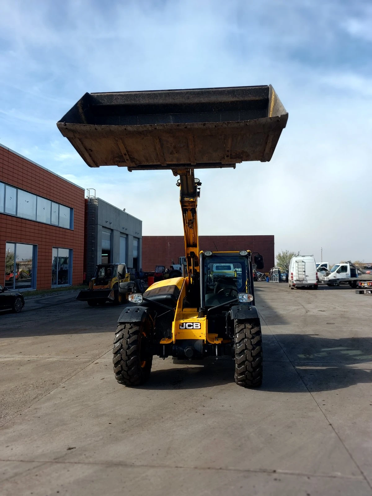 Телескопични товарачи JCB TH525-60 - изображение 2