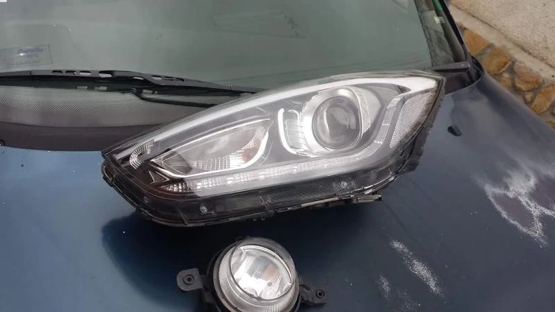 Светлини за Hyundai IX35, снимка 1 - Части - 17602720