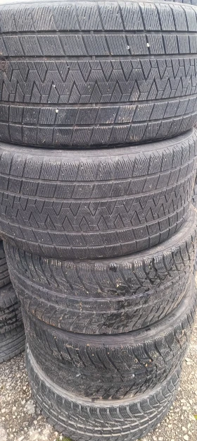 Гуми Зимни 295/35R21, снимка 1