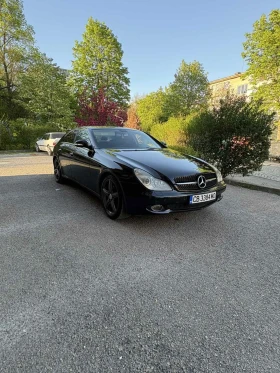 Mercedes-Benz CLS 320 FULL / Червен салон / Перфектен, снимка 1