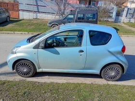 Toyota Aygo 1.0i 12V 67Hp - 1350 € / 2640.37 лв. - 97882969 6