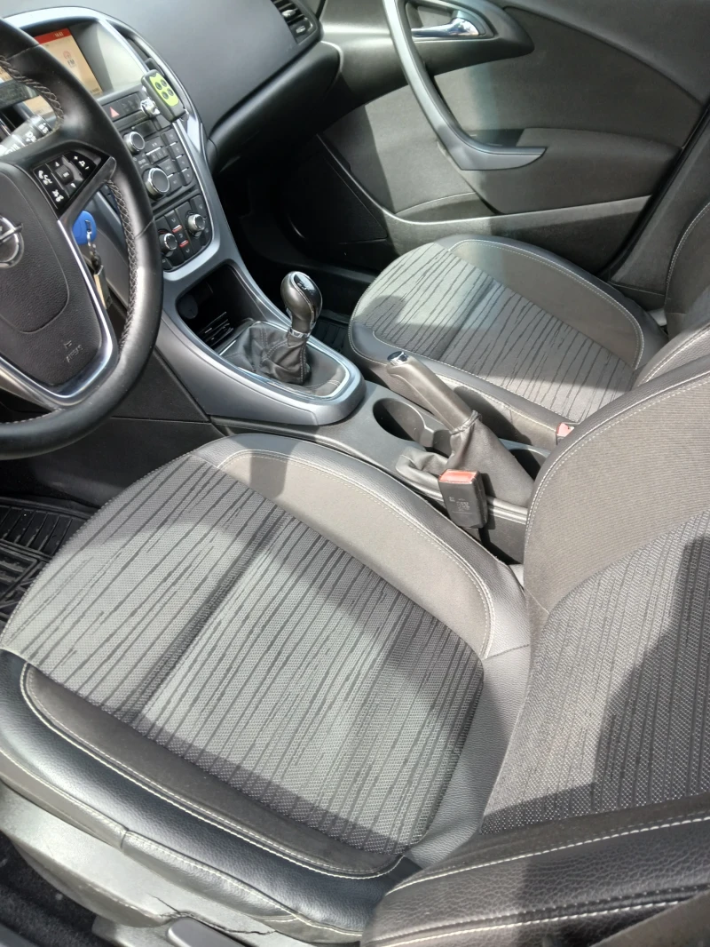 Opel Astra SPORT TOURER , снимка 8 - Автомобили и джипове - 47342531