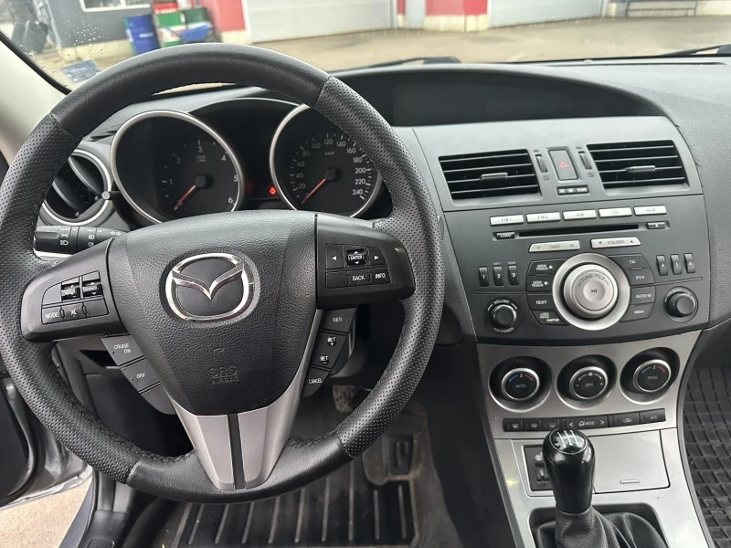 Mazda 3 1.6 HDI, снимка 10 - Автомобили и джипове - 48620372