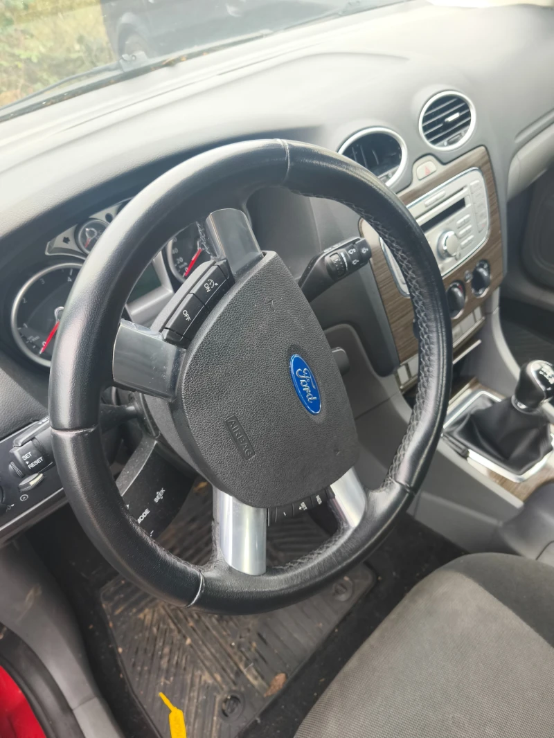 Ford Focus 1.6 TDCI, снимка 11 - Автомобили и джипове - 49020454