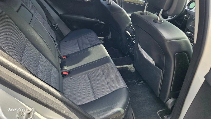 Mercedes-Benz C 300, снимка 13 - Автомобили и джипове - 50824928