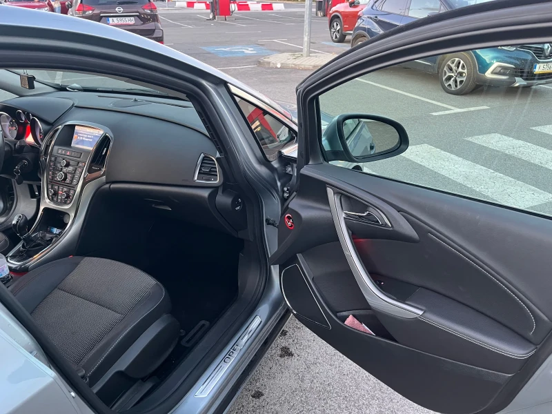 Opel Astra, снимка 13 - Автомобили и джипове - 52388282