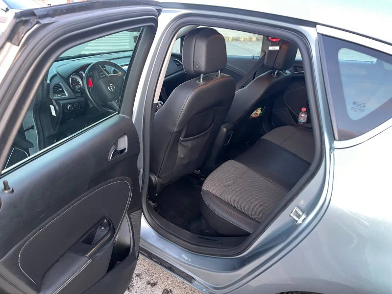 Opel Astra, снимка 9 - Автомобили и джипове - 52388282