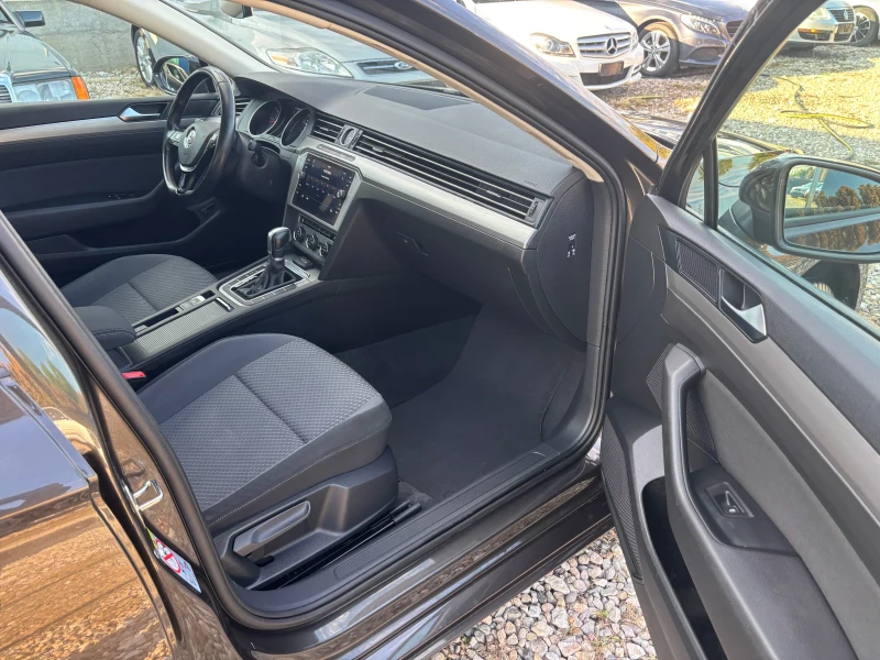 VW Passat 2.0TDI AUTOMAT, снимка 7 - Автомобили и джипове - 52124808