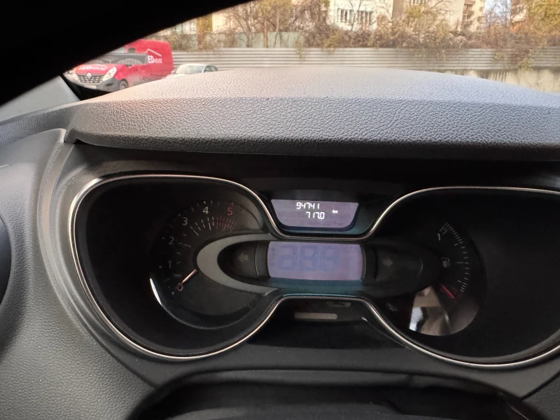 Renault Captur Bose edition, снимка 12 - Автомобили и джипове - 52675116