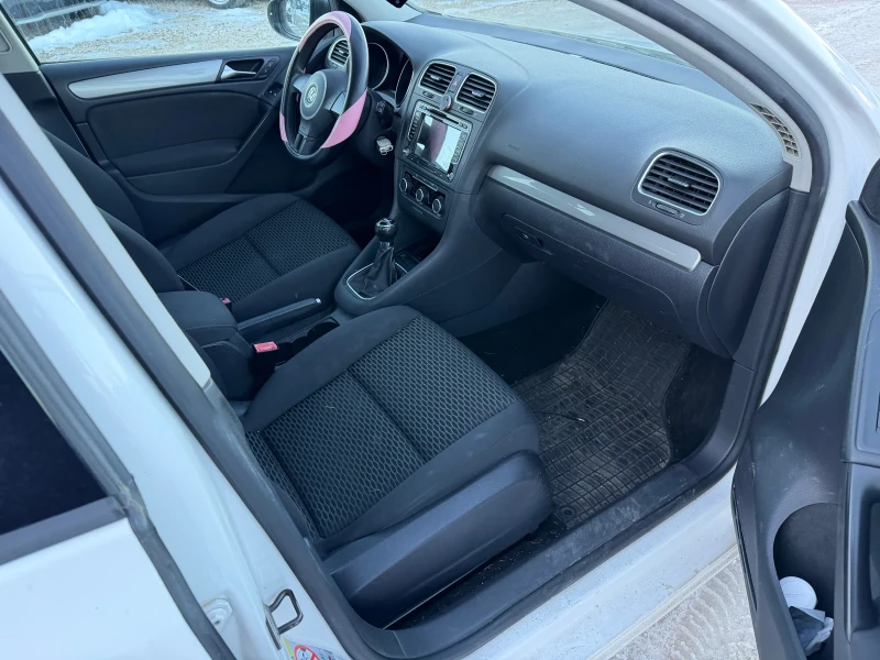 VW Golf 1.6/90кс Нави, снимка 13 - Автомобили и джипове - 52929032