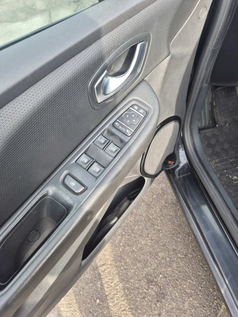 Renault Clio, снимка 13 - Автомобили и джипове - 53160231