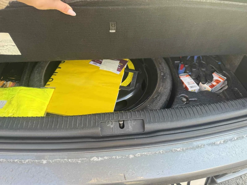 VW Golf 1.9 105 к.с 4х4, снимка 11 - Автомобили и джипове - 53440606