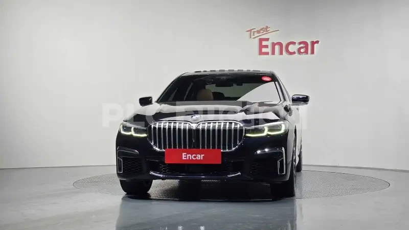 BMW 740 i M PACK| 4 МЕСТА| 360CAM| ОБДУХ| ВКЛ.ТЕХНОТЕСТ , снимка 4 - Автомобили и джипове - 54615631